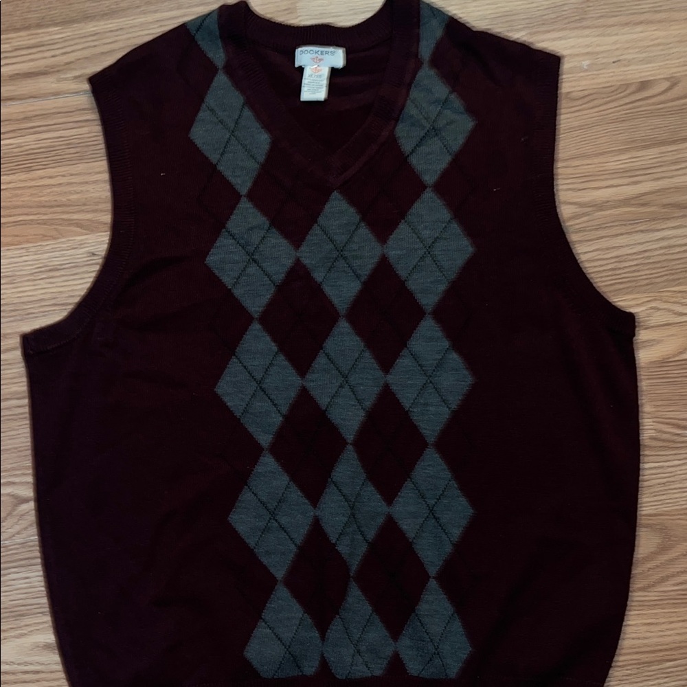 Dockers Men's V-Neck Sweater Vest - Burgundy and Gray